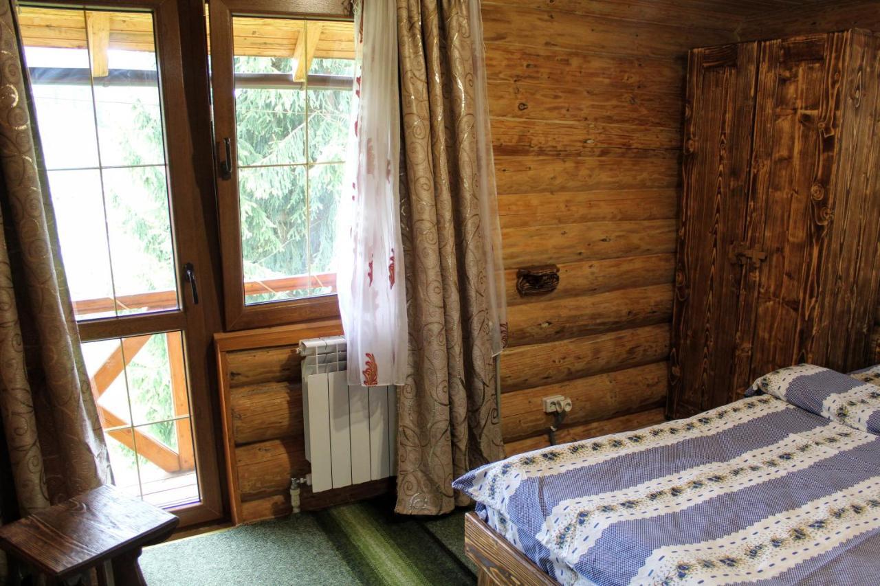"Лісова Ягода" Yablunytsya Esterno foto